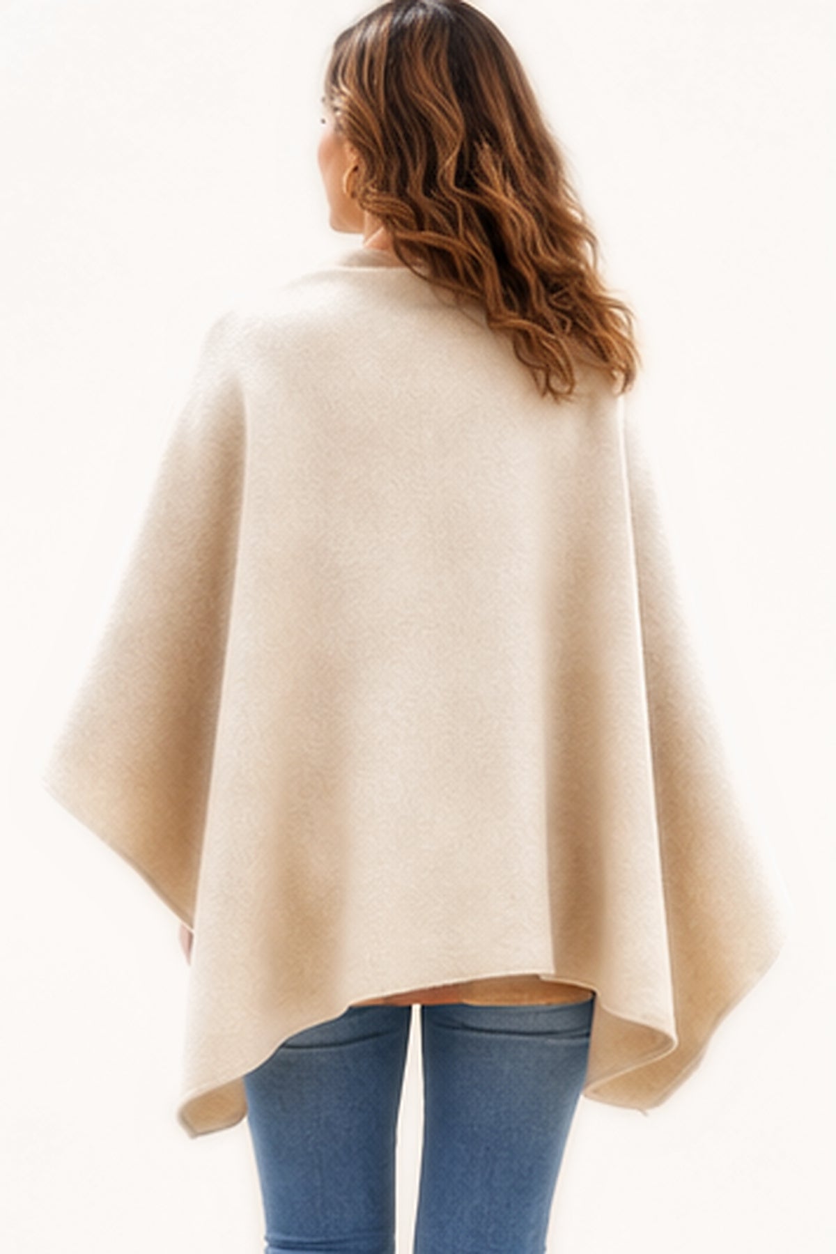 Poncho blanco roto con lazada y flecos - espalda